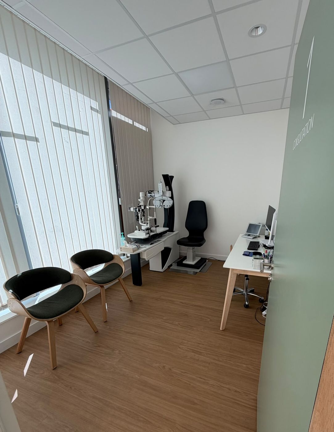 Salle de consultation du cabinet de Saint-Maur-des-Fossés